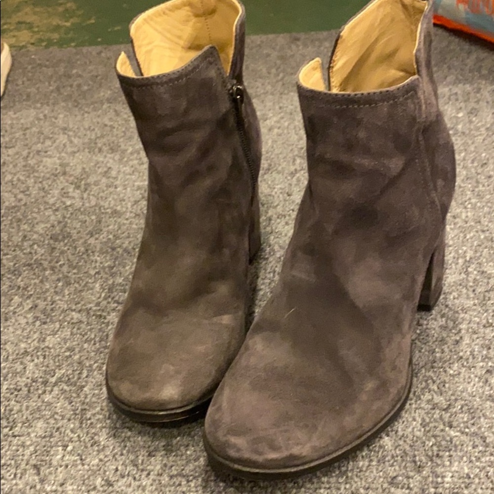 Beautiful suede boots worn only once